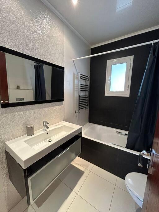 Cosy Et Spacieux, Avec Balcon Ariana Exterior foto